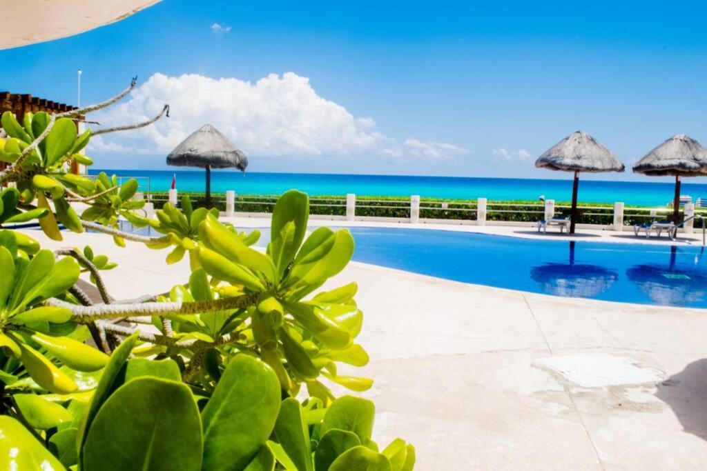 Villas Marlin 108, A Pie De Playa, Albercas, Jacuzi, Ubicacion Inmejorable Cancún Extérieur photo