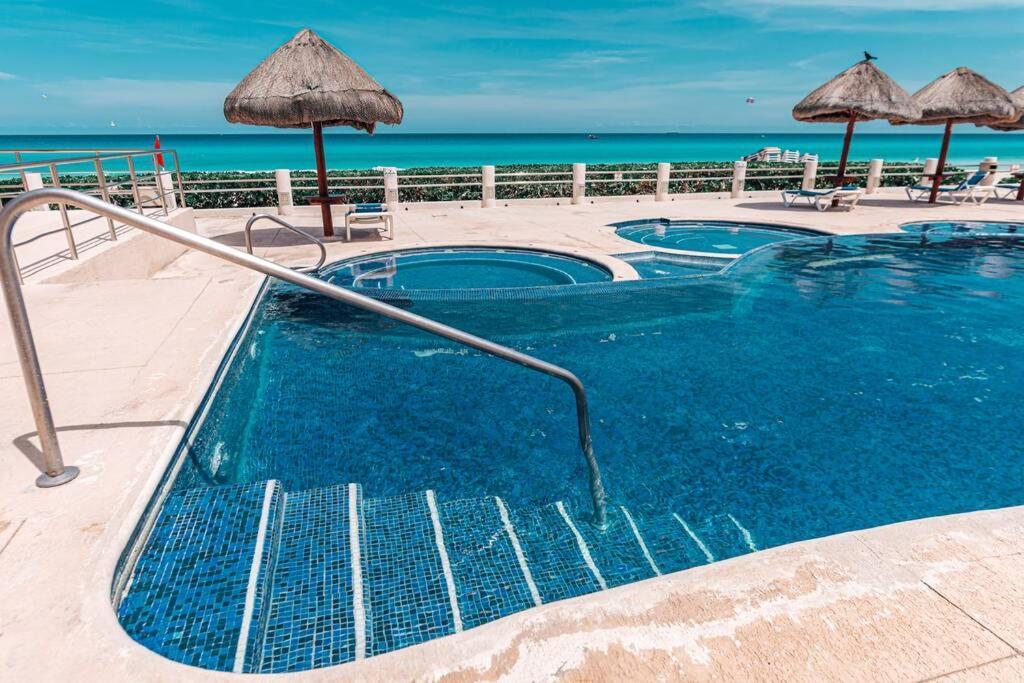 Villas Marlin 108, A Pie De Playa, Albercas, Jacuzi, Ubicacion Inmejorable Cancún Extérieur photo